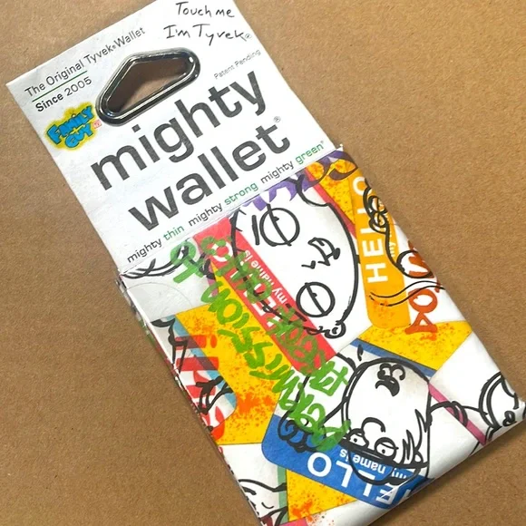 MIGHTY WALLET: FAMILY GUY TYVEK WALLET - Picture 7 of 7
